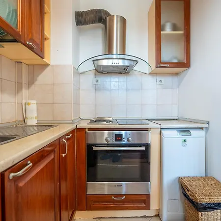 The Right Choice 18 Apartment *